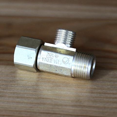 Under sink water filter connection lead-free